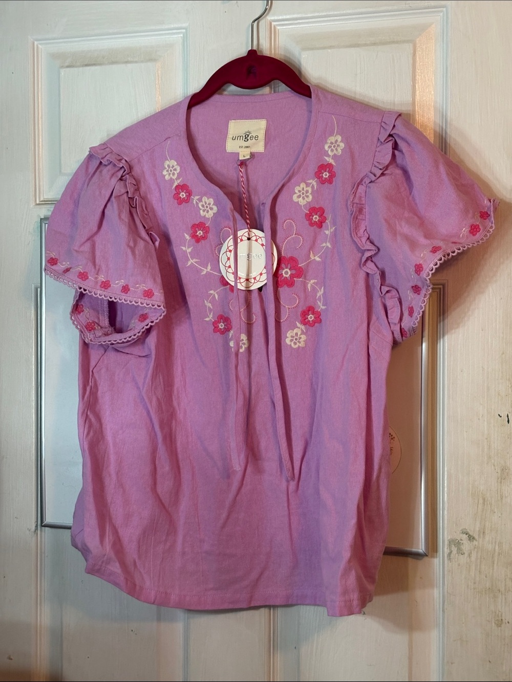 Umgee Lavender Floral Embroidered Ruffle Sleeve Top Size Large